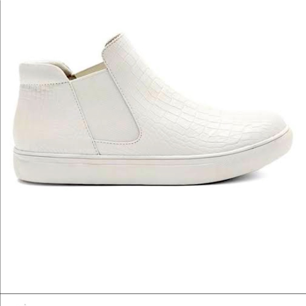 NWT Coconuts by Matisse Harlan sneaker
